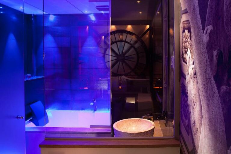 Salle de bains dans l’établissement Secret de Paris – Hotel & Spa