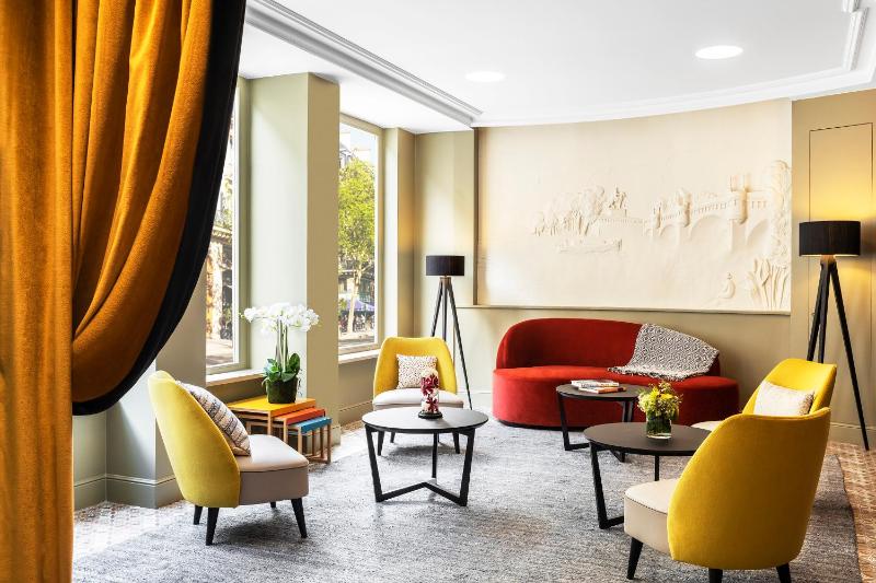 Lobby o reception dell'Hotel Ducs de Bourgogne