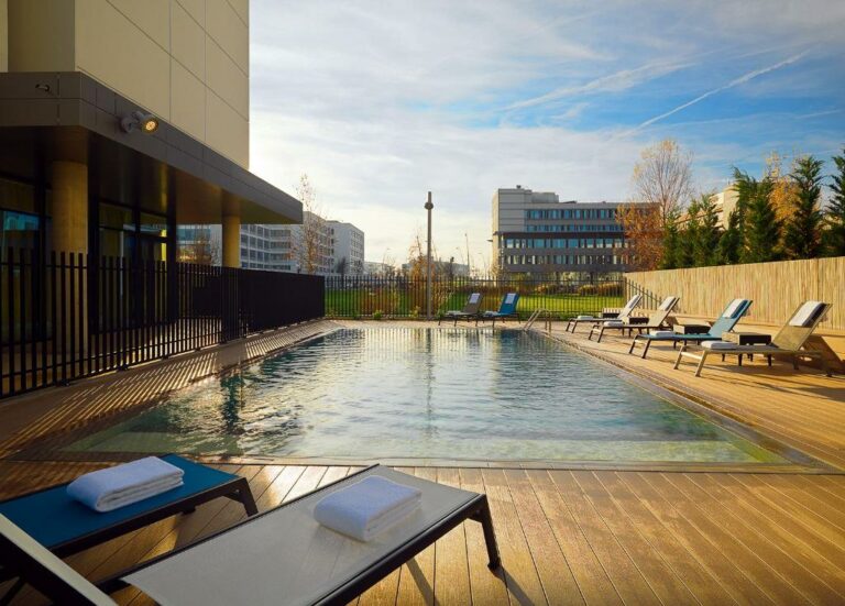 Schwimmbad des Residence Inn by Marriott Toulouse-Blagnac oder in der Nähe