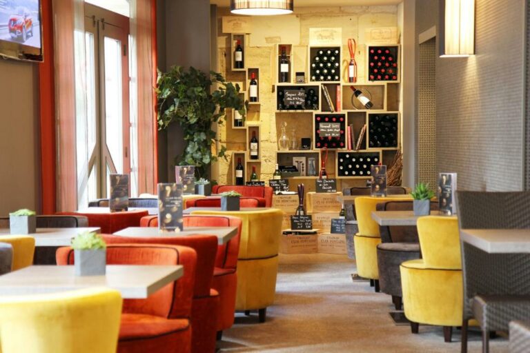 Lounge oder Bar im Best Western Plus Bordeaux Gare Saint-Jean