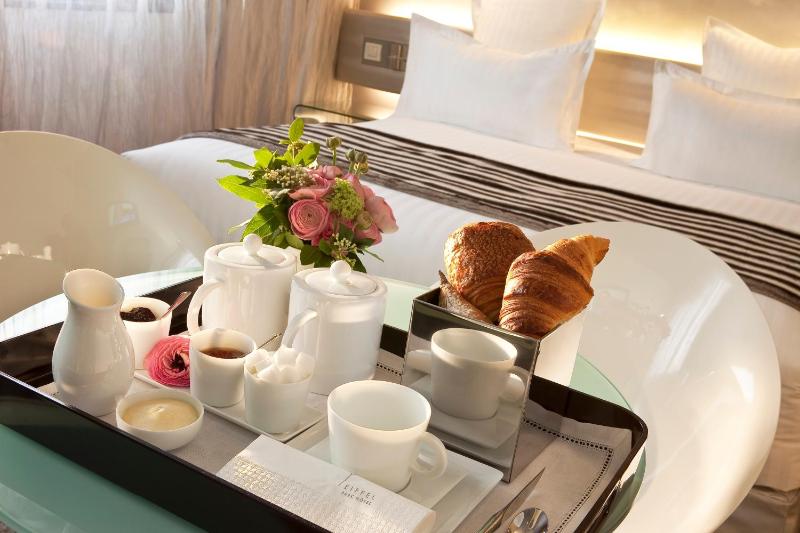 Options de petit-déjeuner proposées aux clients de l'établissement Le 7 Eiffel Hotel