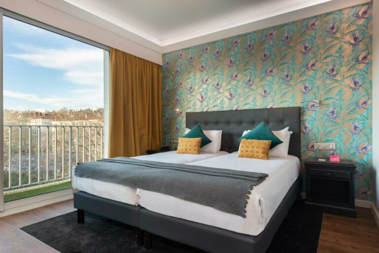 Одна или несколько кроватей в номере отеля Charlemagne