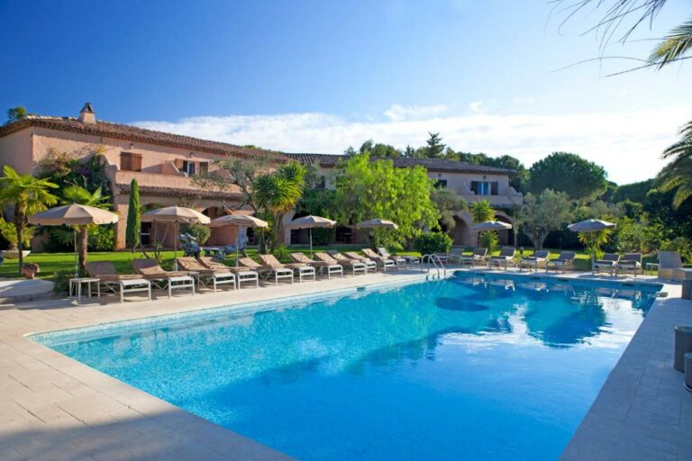 Swimming pool at Hotel La Garbine or located nearby