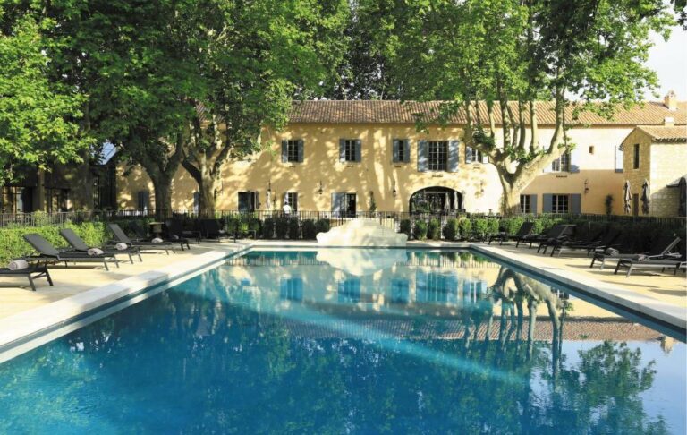 Swimming pool at Domaine De Manville or located nearby