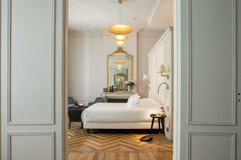 Un ou plusieurs lits dans un hébergement de l’établissement Villas Foch Boutique Hotel & Spa Bordeaux