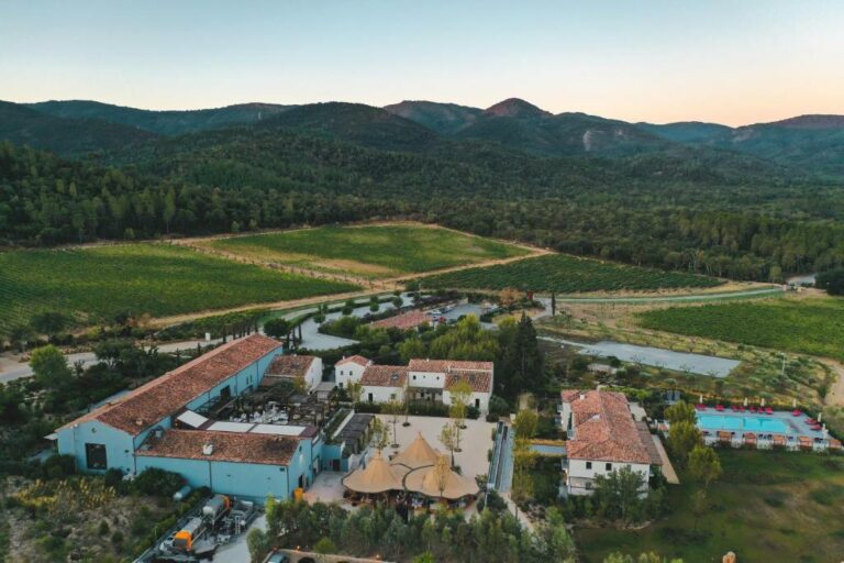 Panoramablick auf die ultimative Provence – Domaine Viticole & Spa