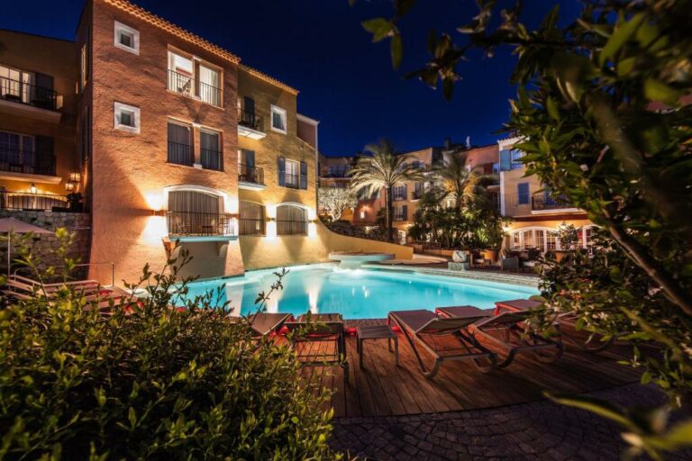 Swimming pool at the Hotel Byblos Saint-Tropez or located nearby