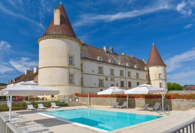 The best hotels for playing golf in Burgundy