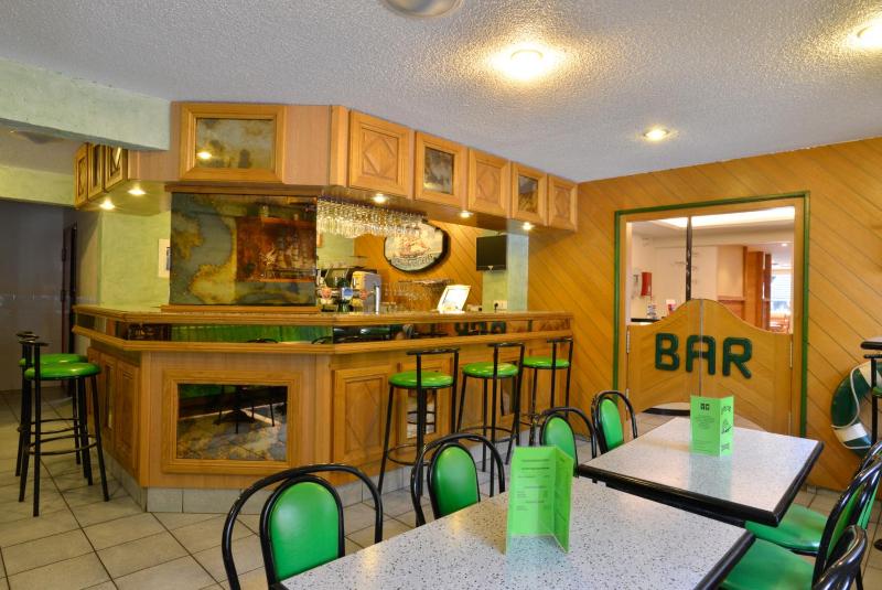 Salon ou bar de l'établissement Auberge de la Dranse