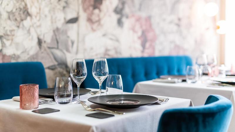 Restaurant ou autre lieu de restauration dans l'établissement Hôtel le Cheval Blanc