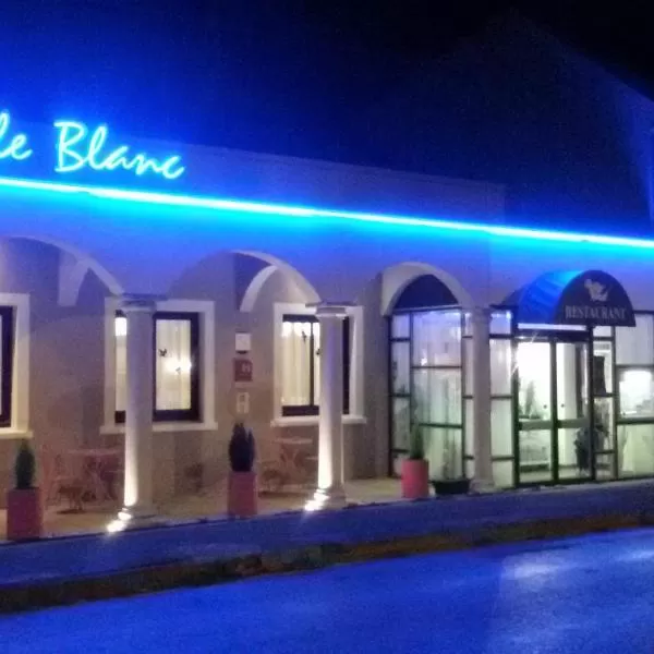 Le Merle Blanc Hotel Logis