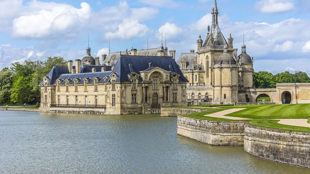 Château de Chantilly best hotels nearby