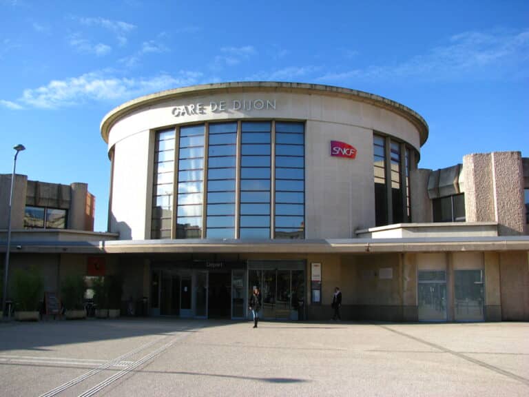 Dijon train station nearby hotels