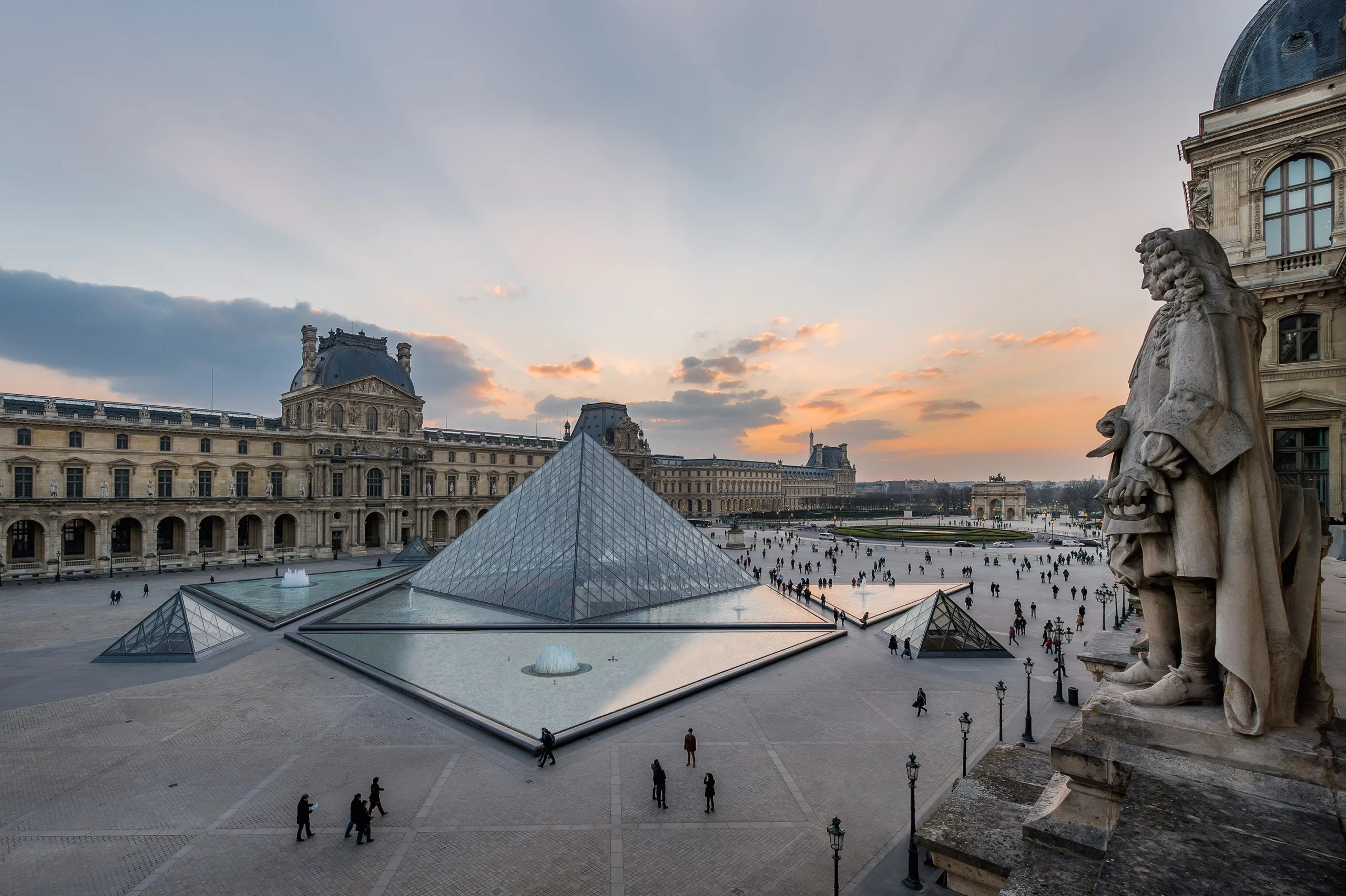 Лучшие отели ЛуврЛучшие отели Лувр Парижская пирамида Лувр Парижская пирамида