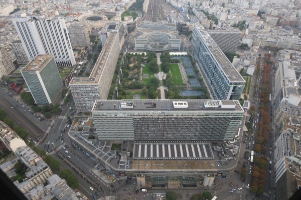 meilleurs hotels proches La-gare-Montparnasse-vue-depuis-le-sommet-de-la-tour-Montparnasse