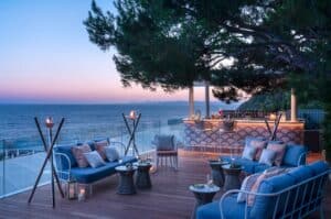 Hotel 5 stelle fronte mare in Costa Azzurra: vivi l'esperienza del grande lusso.