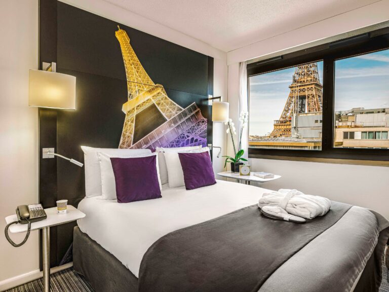 Soggiorna a Parigi senza spendere una fortuna: la nostra selezione di camere d'albergo a prezzi accessibili con la torre eiffel