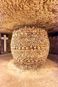 catacombes de Paris ossuaire souterrain &agrave; Paris, France