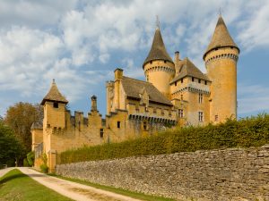 ch&acirc;teau de Puymartin ch&acirc;teau fort fran&ccedil;ais situ&eacute; &agrave; Marquay